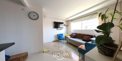 [VEN] ID HOUM: 106641

En Houm te ayudamos de forma fácil y segura. Los beneficios de comprar con nosotros:
    • Te ayudamos a conseguir financiamiento a través de una asesoría personalizada
    • Mediación y seguimiento de todo el proceso
    • Ponemos a tu disposición profesionales en notariado, registro y asesoría jurídica
¡Solo te preocupas de las firmas!

Departamento en venta, ubicado en el barrio Planadas, con una superficie construida de 57.00 m² y superficie total de 57.00 m². 

Sus principales características son:

    • 2 dormitorios
    • 2 baños
    • Admite mascotas
    • Cocina tipo americana
    • Piso 2
    • Año de construcción: 2022
            
Además, el inmueble cuenta con las siguientes amenidades:

    • Salón de eventos
    • Vigilancia 24 hrs
    • Zona de juegos

Si compras con nosotros, te brindamos asesoría personalizada durante todo el proceso.
¡Comienza una nueva etapa con Houm! Compra fácil, rápido y seguro.