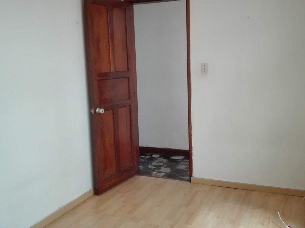 Casa de 6 alcobas en venta en San Antonio De Padua, Bogotá, 340 m² · foto 3 de 17
