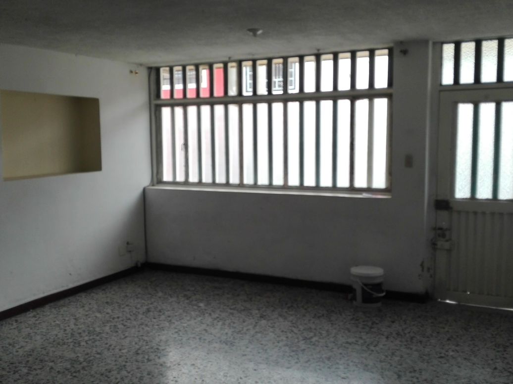 Casa de 6 alcobas en venta en San Antonio De Padua, Bogotá, 340 m² · foto 12 de 17