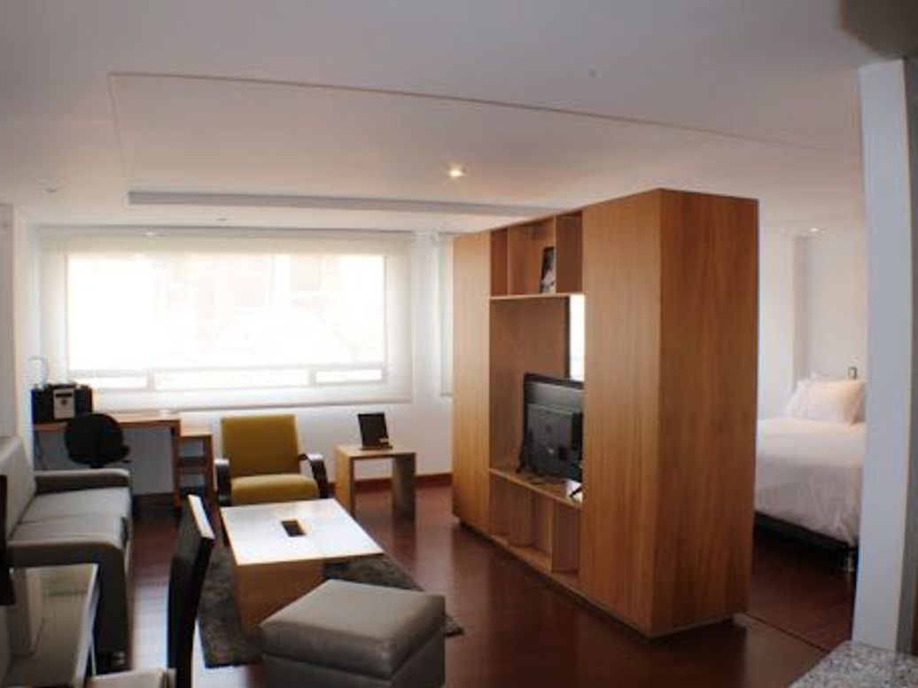 Apartamento de 1 alcoba en venta en Santa Barbara Alta, Bogotá, 54 m² · foto 4 de 17