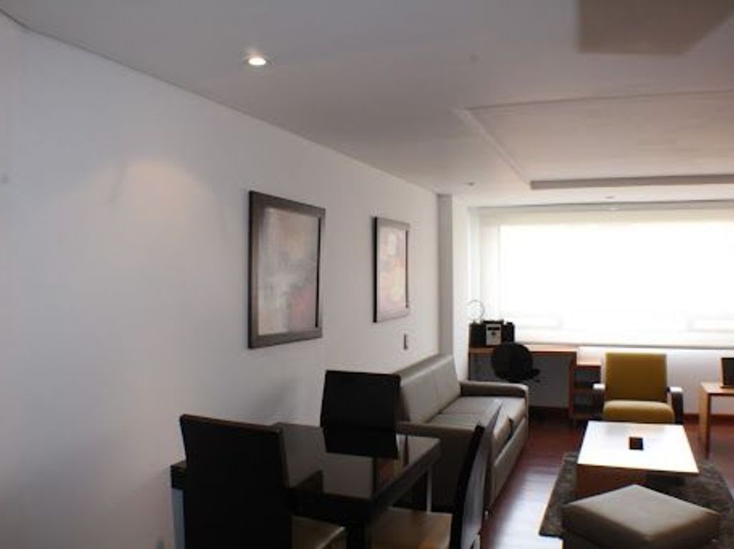 Apartamento de 1 alcoba en venta en Santa Barbara Alta, Bogotá, 54 m² · foto 2 de 17