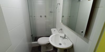 Casa finca ubicada en sector muy tranquilo y seguro, fácil acceso, amplias zonas verdes y posibilidad de pesebrera.