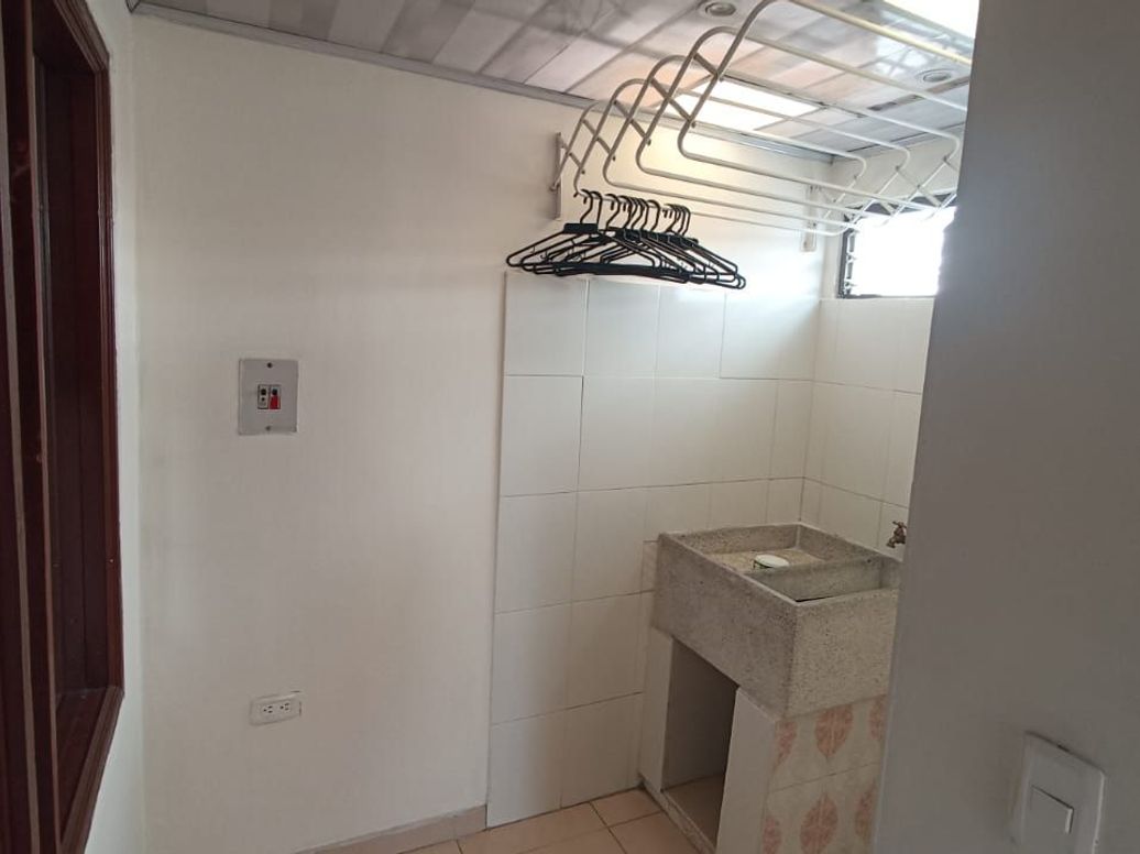 Casa de 6 alcobas en venta en Ub. Ciudad Kennedy Sur, Bogotá, 328 m² · foto 16 de 17