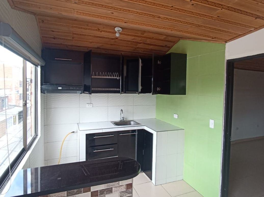 Casa de 6 alcobas en venta en Ub. Ciudad Kennedy Sur, Bogotá, 328 m² · foto 12 de 17