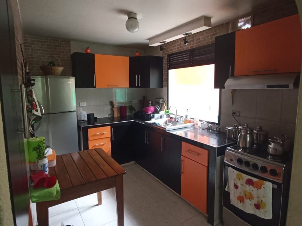 Casa de 6 alcobas en venta en Ub. Ciudad Kennedy Sur, Bogotá, 328 m² · foto 3 de 17