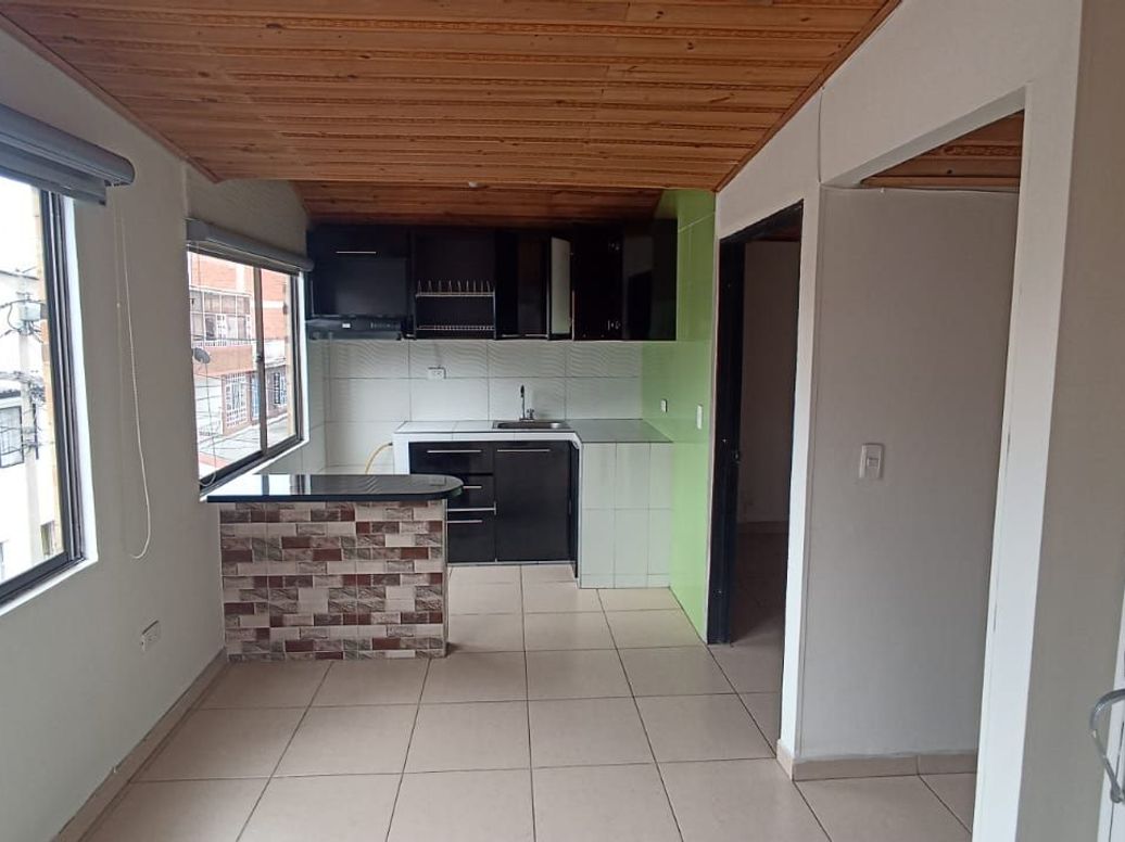 Casa de 6 alcobas en venta en Ub. Ciudad Kennedy Sur, Bogotá, 328 m² · foto 11 de 17