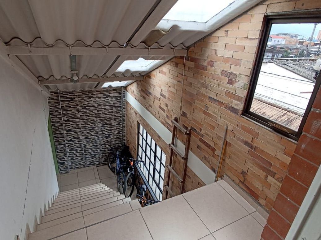 Casa de 6 alcobas en venta en Ub. Ciudad Kennedy Sur, Bogotá, 328 m² · foto 17 de 17
