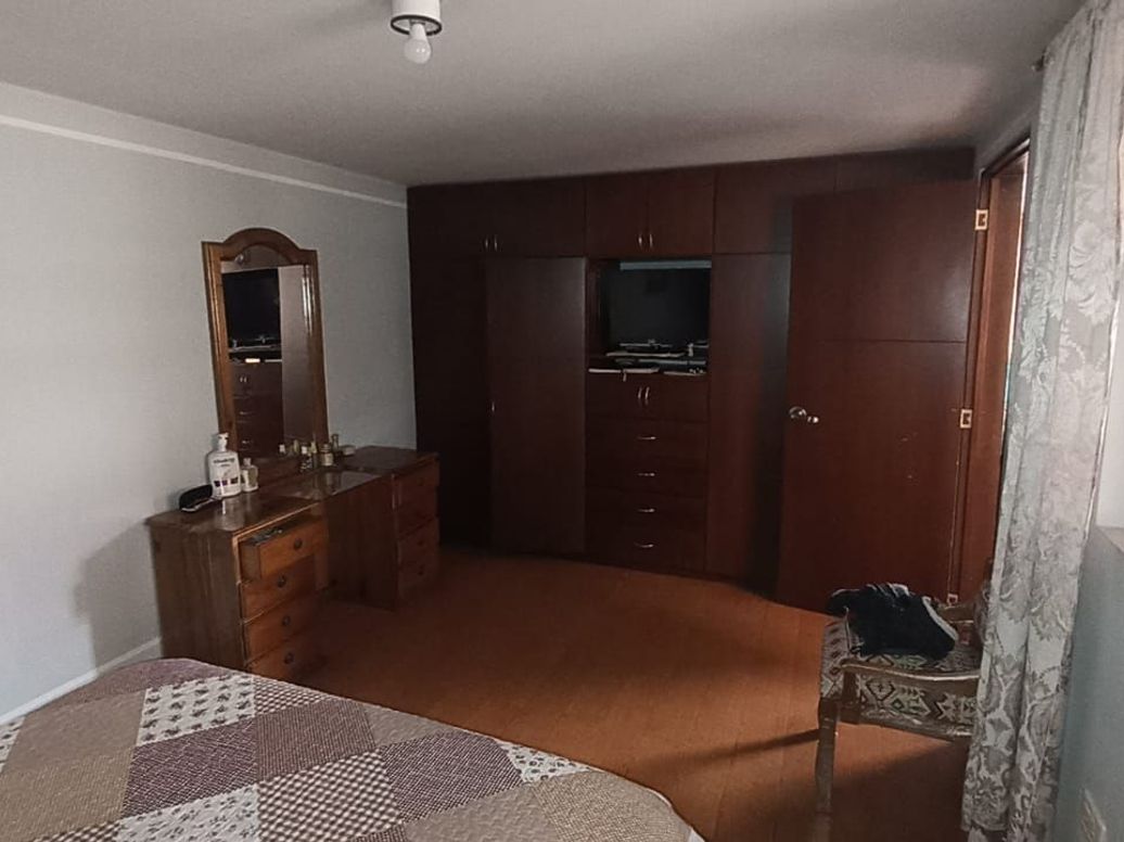 Casa de 6 alcobas en venta en Ub. Ciudad Kennedy Sur, Bogotá, 328 m² · foto 8 de 17