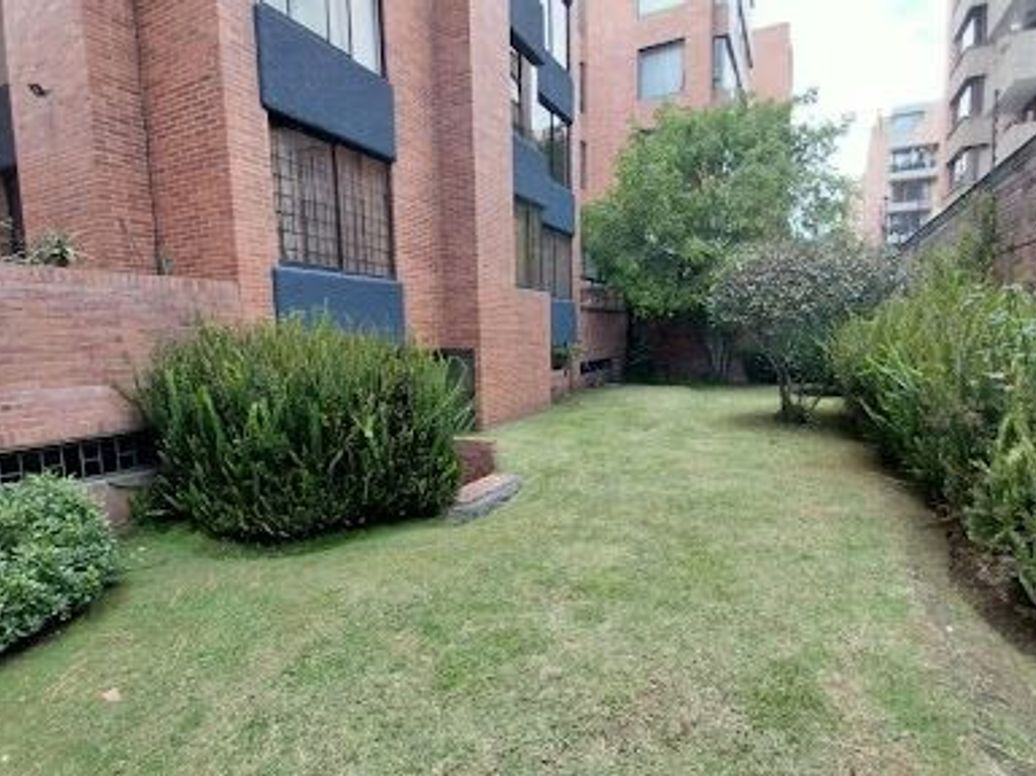 Apartamento de 5 alcobas en venta en La Carolina, Bogotá, 280 m² · foto 18 de 20