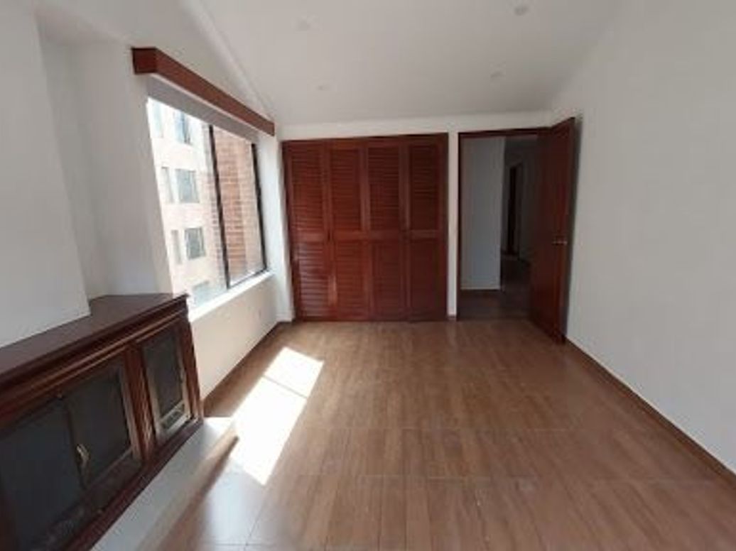 Apartamento de 5 alcobas en venta en La Carolina, Bogotá, 280 m² · foto 5 de 20