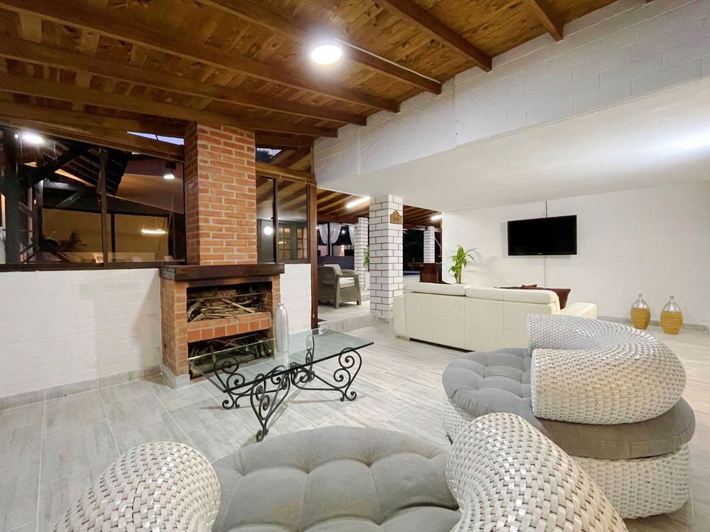 Casa en Arriendo en El Esmeraldal, Comuna 4, Envigado en El Esmeraldal