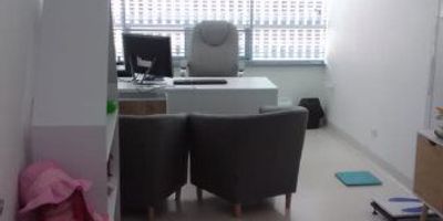 CONSULTORIO UBICADO EN CUIDAD DEL RIO – SALUD Y SERVICIOS, CUENTA CON UNA ÁREA DE 28 MTS NOS OFRECE CON 1 BAÑO SENCILLO, VENTANAL, AIRE ACONDICONADO, PISO EN CERÁMICA, ASCENSOR, PORTERIA, PARQUEADERO