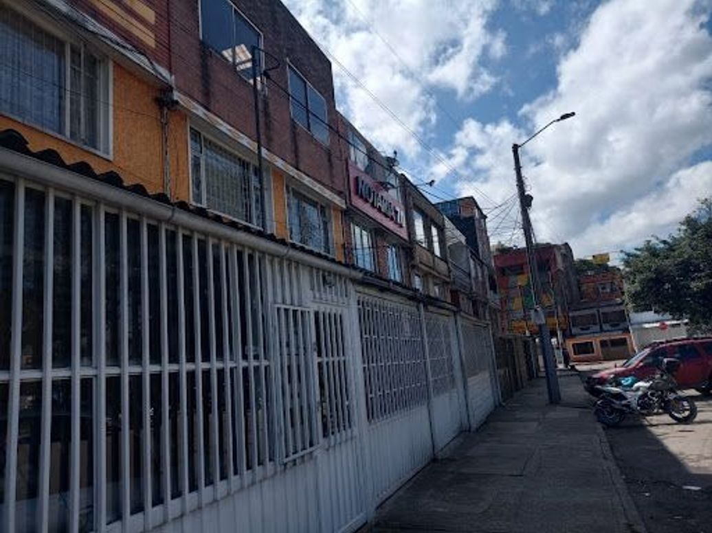 Casa de 3 alcobas en venta en Bonanza, Bogotá, 331 m² · foto 2 de 16