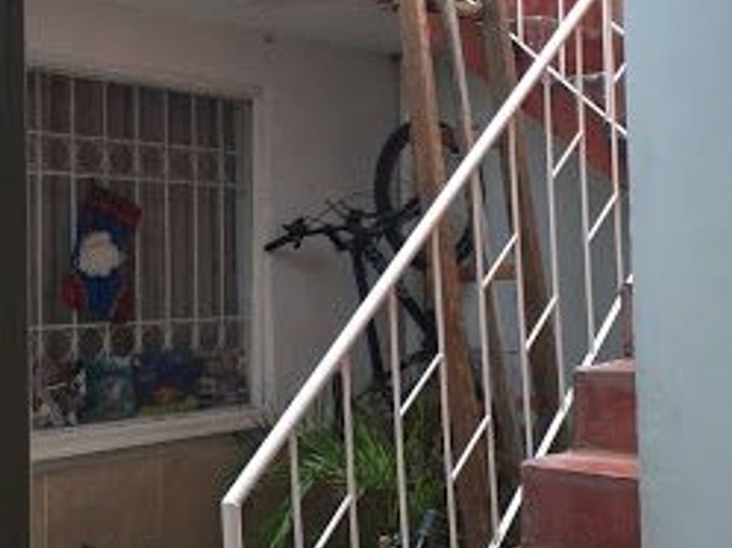 Casa de 12 alcobas en venta en La Estradita, Bogotá, 144 m² · foto 8 de 20