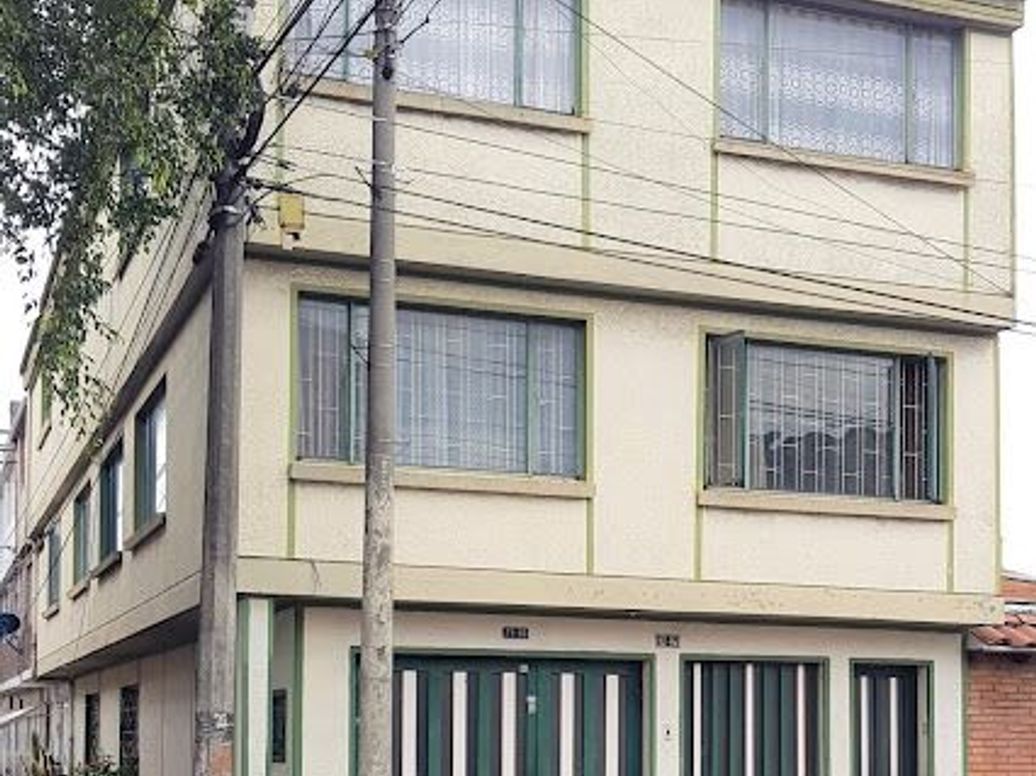 Casa de 3 alcobas en venta en La Clarita, Bogotá, 339 m² · foto 19 de 20