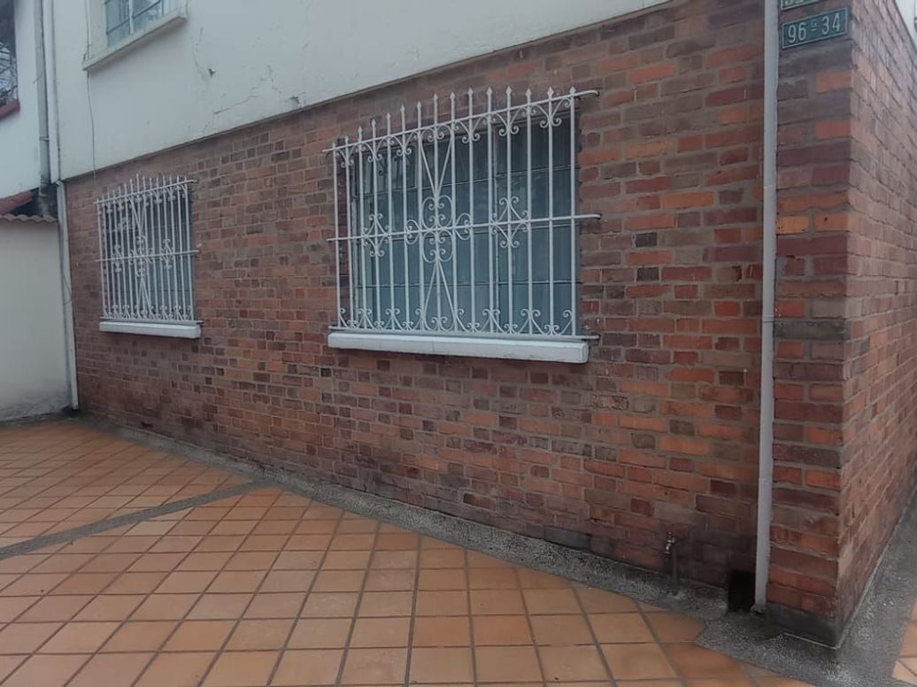Casa de 5 alcobas en venta en Ferrocaja, Bogotá, 175 m² · foto 2 de 19