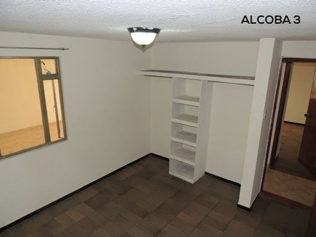Casa de 11 alcobas en venta en Las Américas, Bogotá, 357 m² · foto 4 de 20
