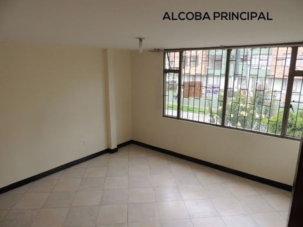 Casa de 11 alcobas en venta en Las Américas, Bogotá, 357 m² · foto 6 de 20