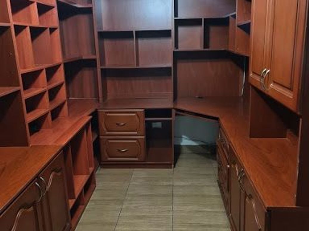 Casa de 11 alcobas en venta en Las Américas, Bogotá, 357 m² · foto 15 de 20