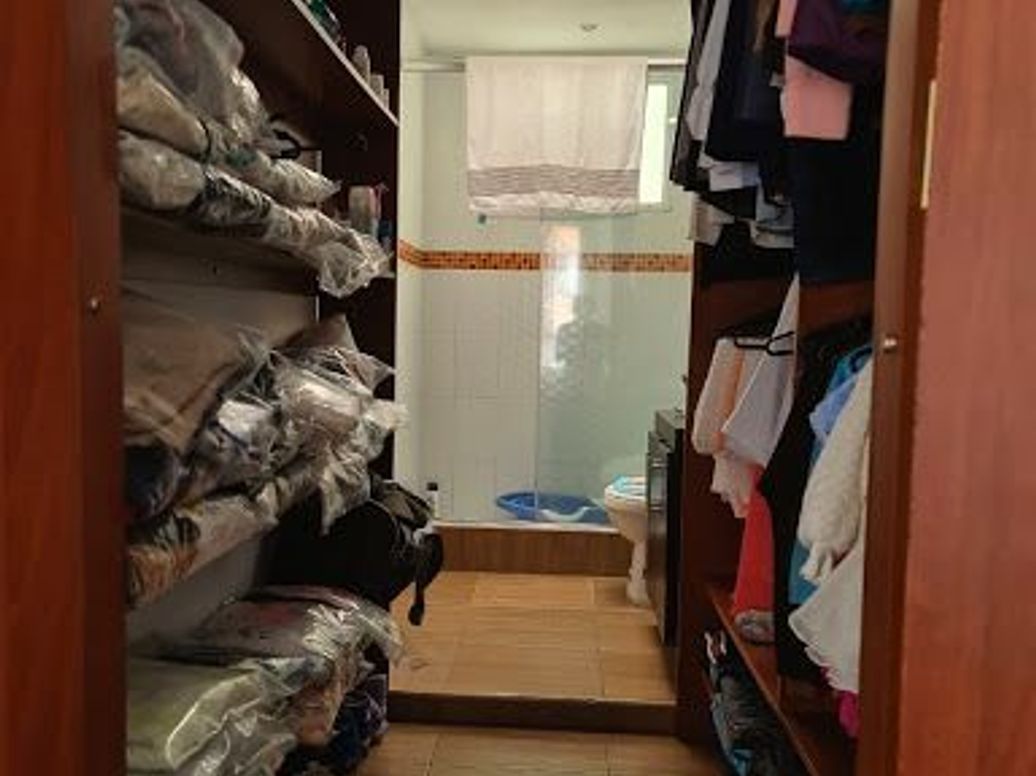 Casa de 11 alcobas en venta en Las Américas, Bogotá, 357 m² · foto 13 de 20