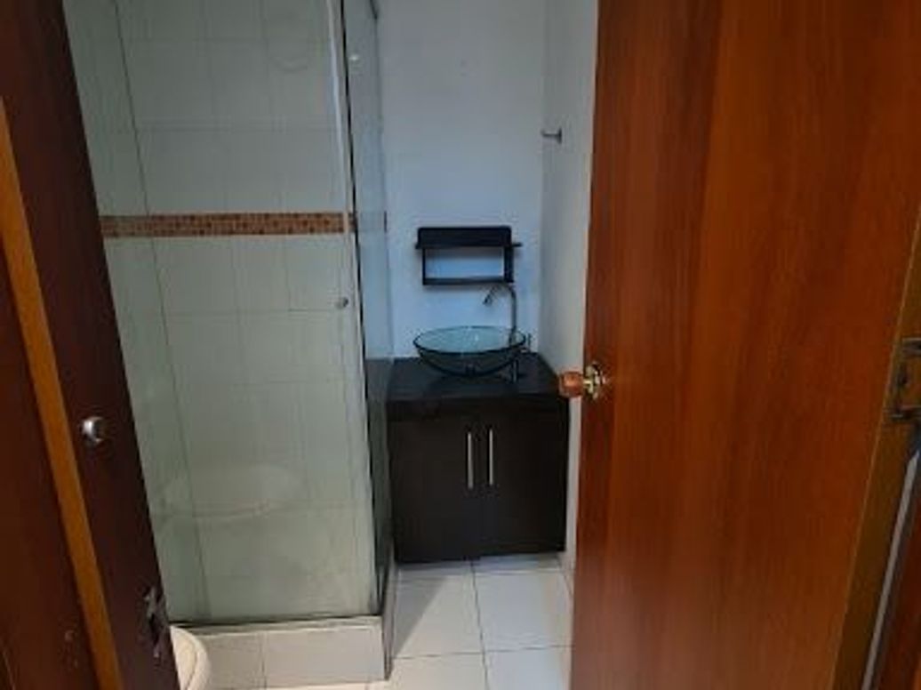 Casa de 11 alcobas en venta en Las Américas, Bogotá, 357 m² · foto 19 de 20