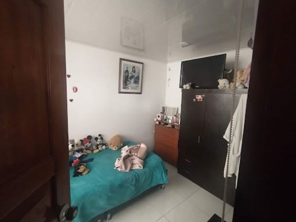Casa de 14 alcobas en venta en Fontibón, Bogotá, 320 m² · foto 13 de 20