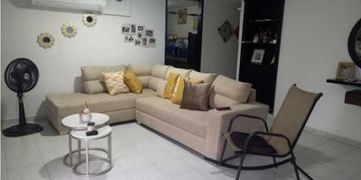 En venta cómodo apartamento ubicado en Riomar, cercano al parque de la Electrificadora y C.C. Buenavista.

El apartamentos es amplio con vista hacia la calle y lado sombra, tiene alcoba de servicio con su baños y tres alcobas, la principal con su baño privado, mas un baños auxiliar.

Este apartamento es ideal por su excelente ubicación, amplitud y frescura. Contamos con brokers de crédito para facilitarte el proceso de compra y hacer realidad tu sueño de tener vivienda propia. Para una mejor atención solicitar las cita con anticipación, ten en cuenta el codigo del inmueble.

 
