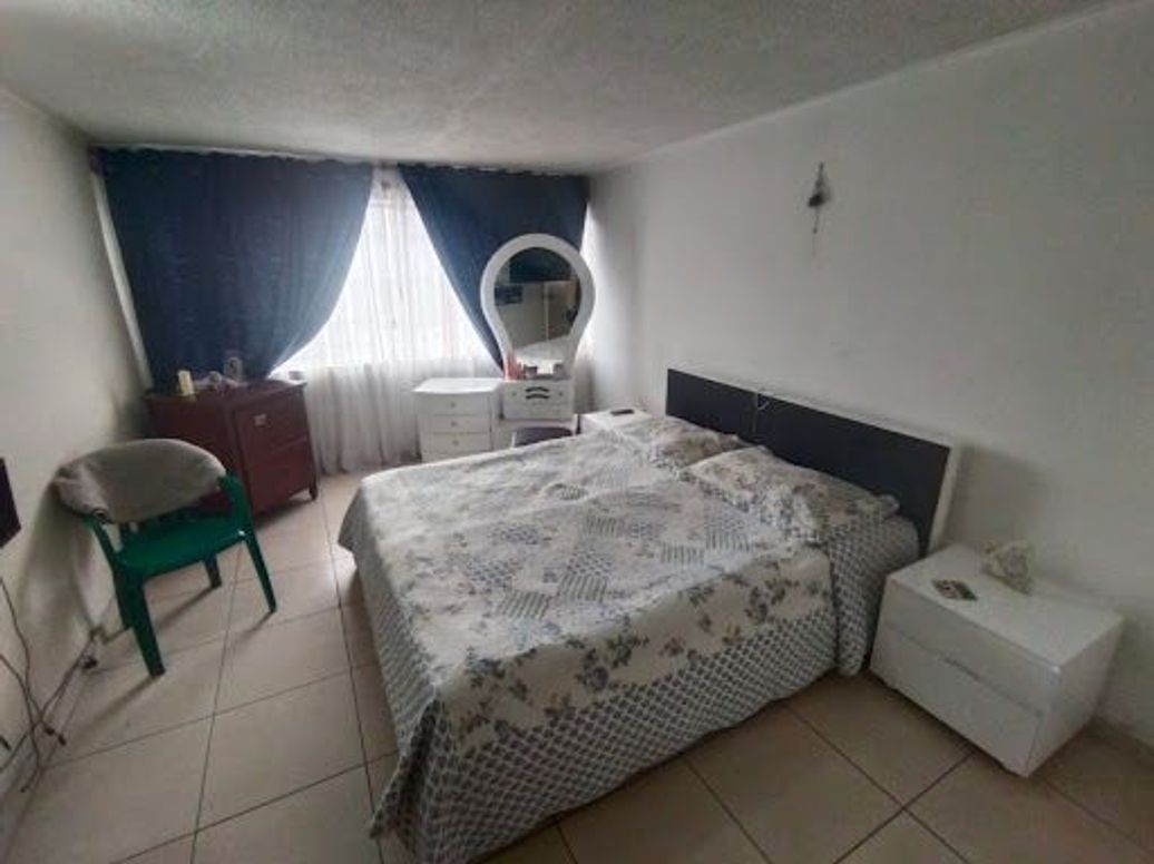 Apartamento de 4 alcobas en venta en Alqueria, Bogotá, 101 m² · foto 14 de 18