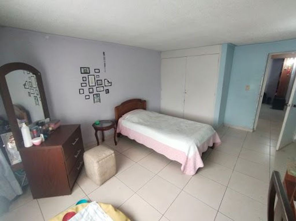 Apartamento de 4 alcobas en venta en Alqueria, Bogotá, 101 m² · foto 7 de 18