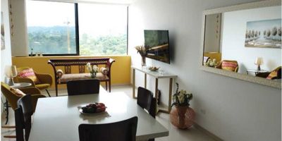 Se vende hermoso apartamento ubicado en zona de alta valorización, cerca de colegios, universidades, transporte público, centros comerciales, cuenta con 2 habitaciónes, 2 baños, sala, comedor, cocina, zona de ropas, parqueadero, deposito
Ubicado en conjunto cerrado con piscina,zonas verdes, jacuzzi, zona bbq, cancha de squash, salon social, terraza