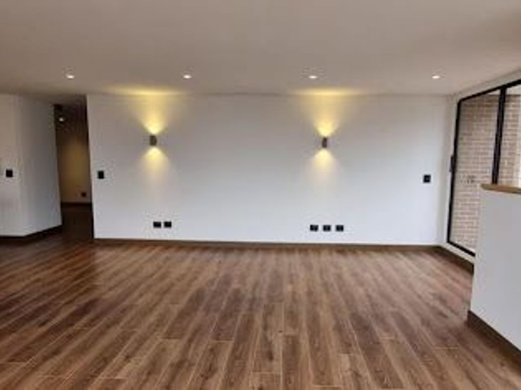 Apartamento de 3 alcobas en venta en Estoril, Bogotá, 208 m² · foto 2 de 10
