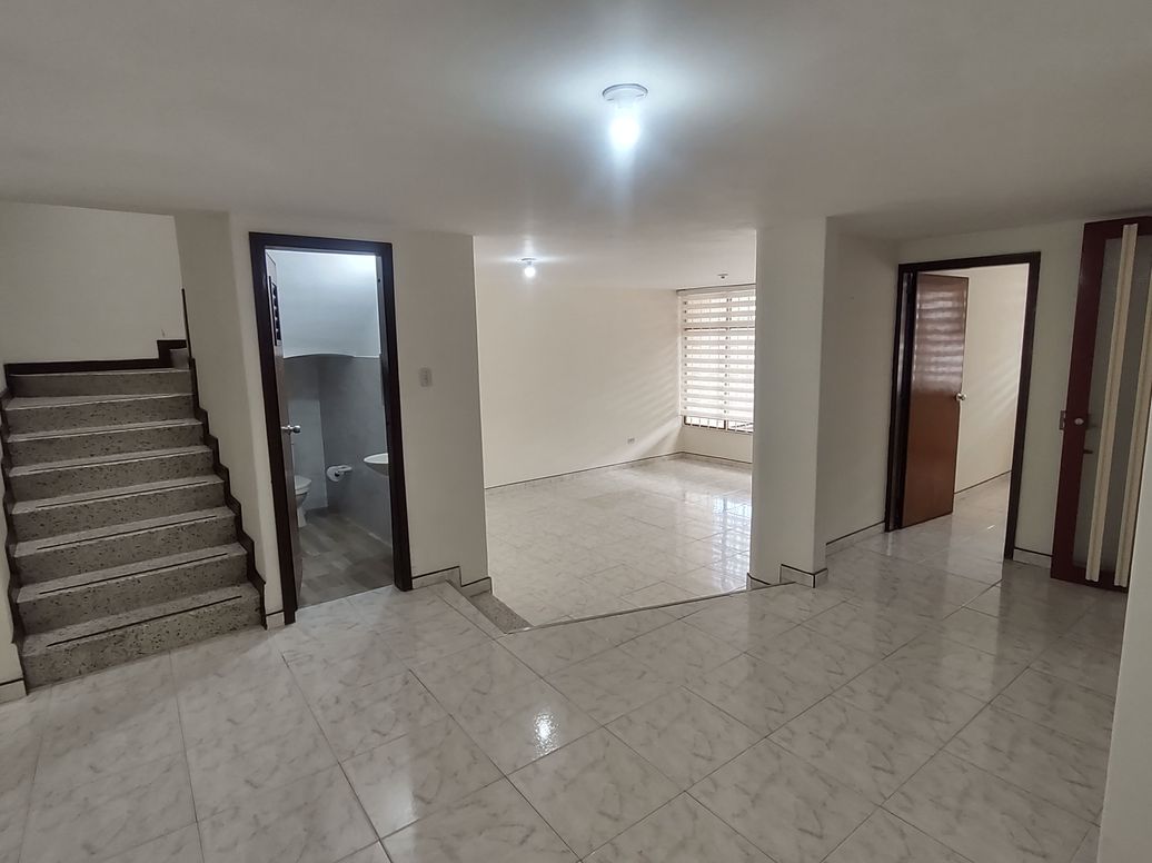 Apartamento de 4 alcobas en venta en Normandia Occidental, Bogotá, 260 m² · foto 2 de 19