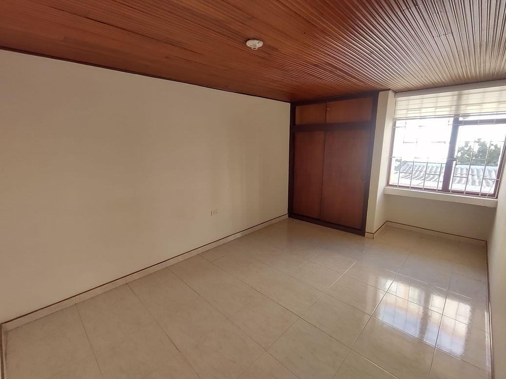 Apartamento de 4 alcobas en venta en Normandia Occidental, Bogotá, 260 m² · foto 10 de 19