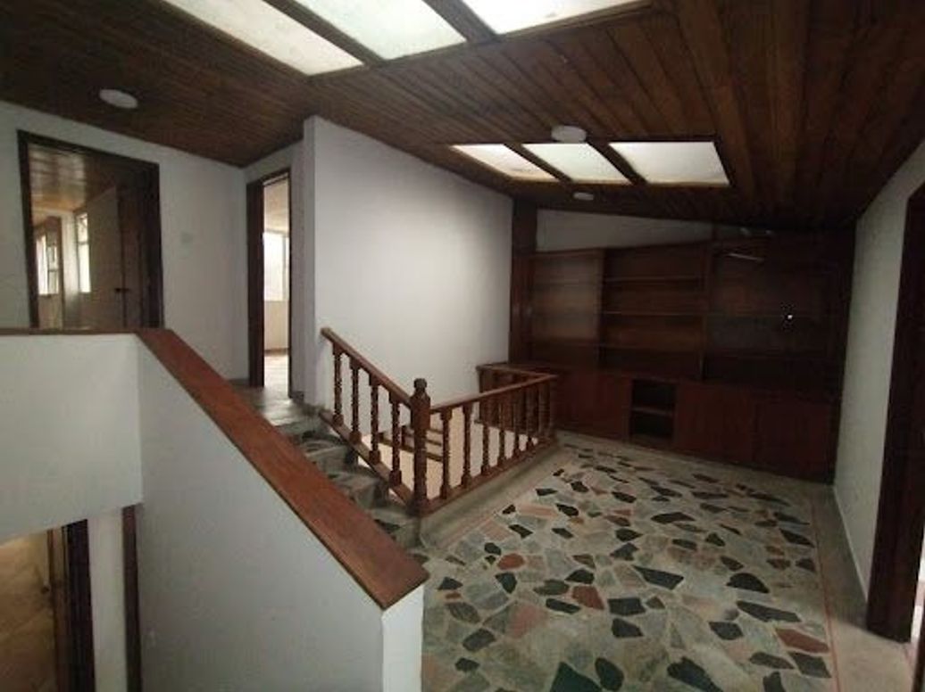 Casa de 10 alcobas en venta en Modelia, Bogotá, 314 m² · foto 9 de 20