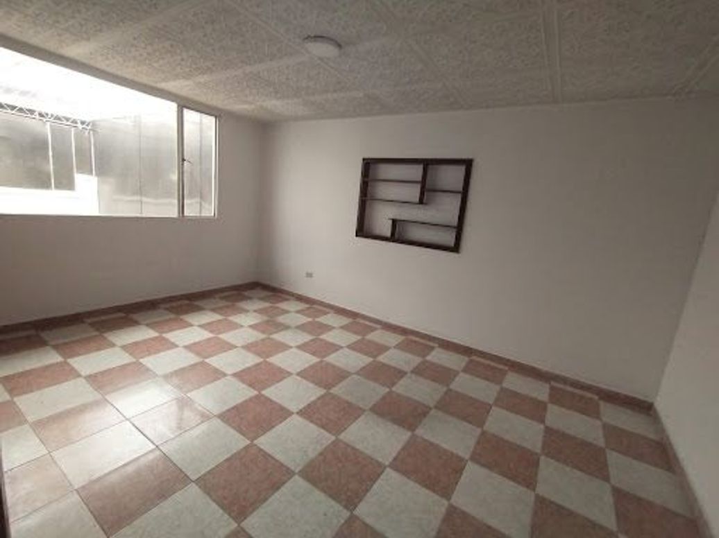Casa de 10 alcobas en venta en Modelia, Bogotá, 314 m² · foto 4 de 20