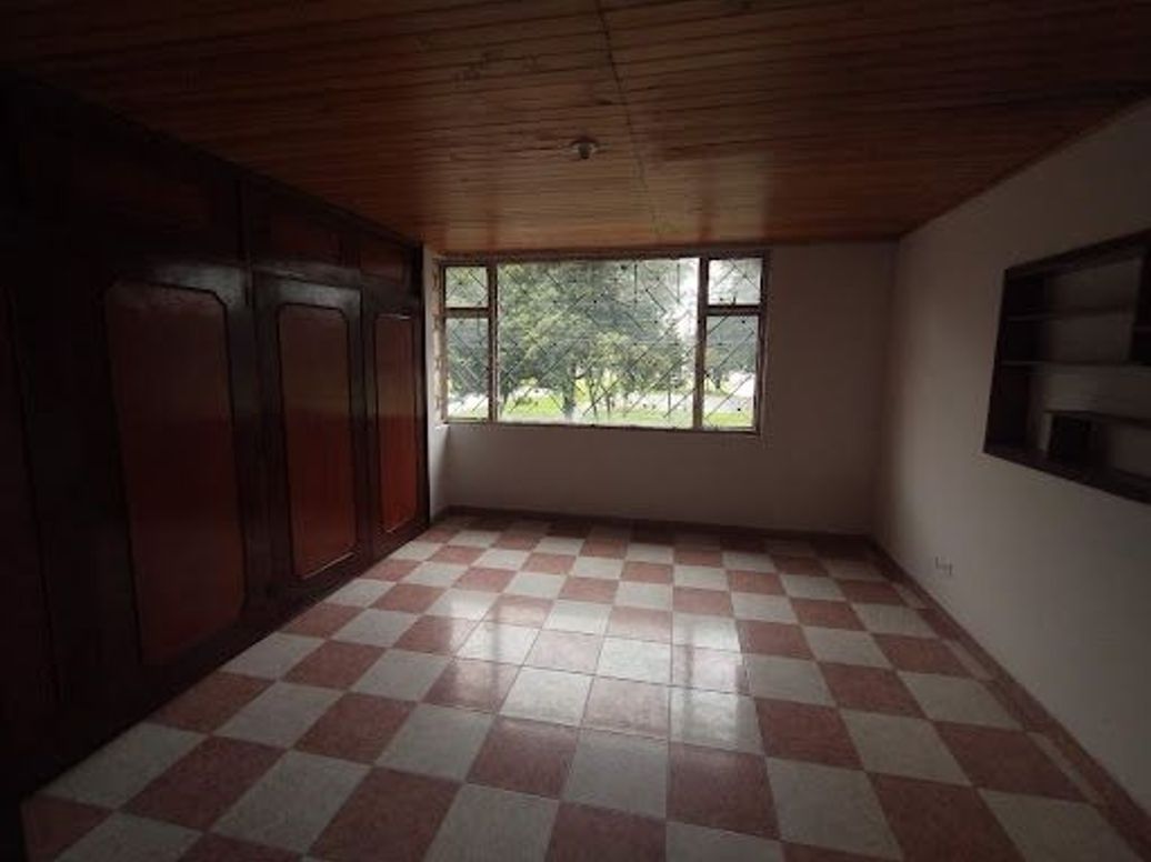 Casa de 10 alcobas en venta en Modelia, Bogotá, 314 m² · foto 7 de 20