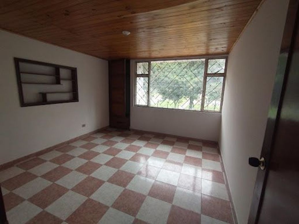 Casa de 10 alcobas en venta en Modelia, Bogotá, 314 m² · foto 8 de 20