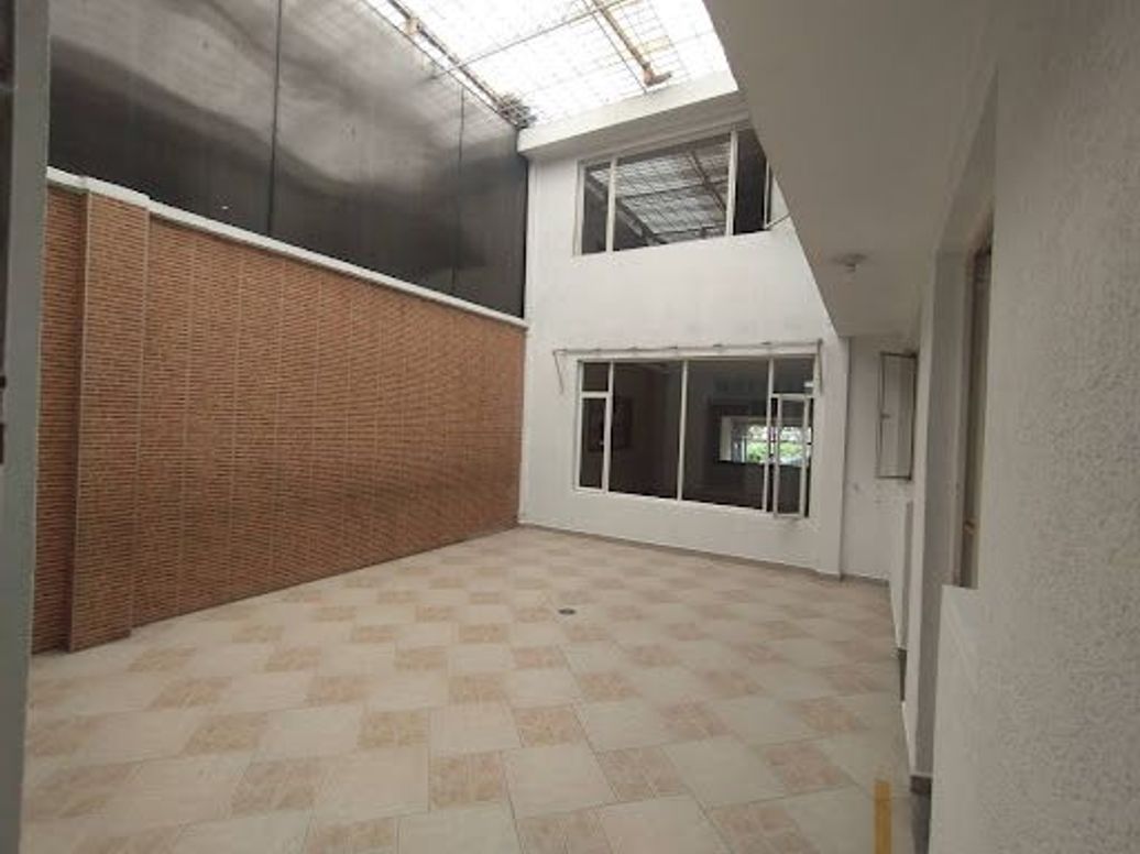 Casa de 10 alcobas en venta en Modelia, Bogotá, 314 m² · foto 18 de 20