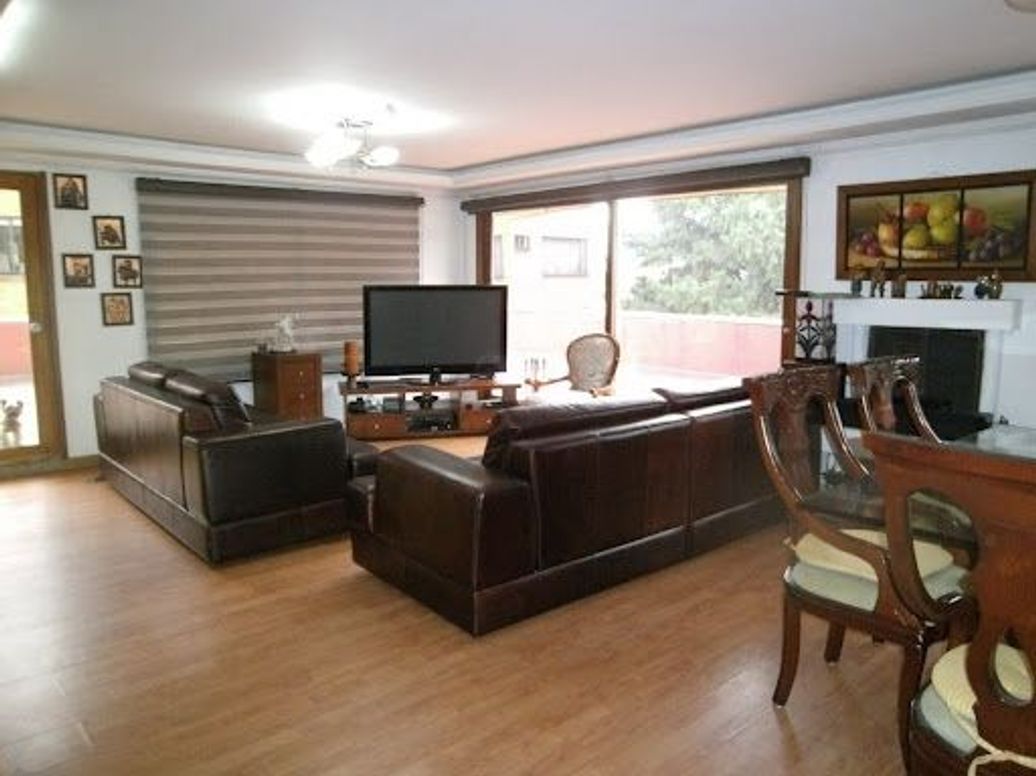 Apartamento de 4 alcobas en venta en Polo Club, Bogotá, 141 m² · foto 2 de 17
