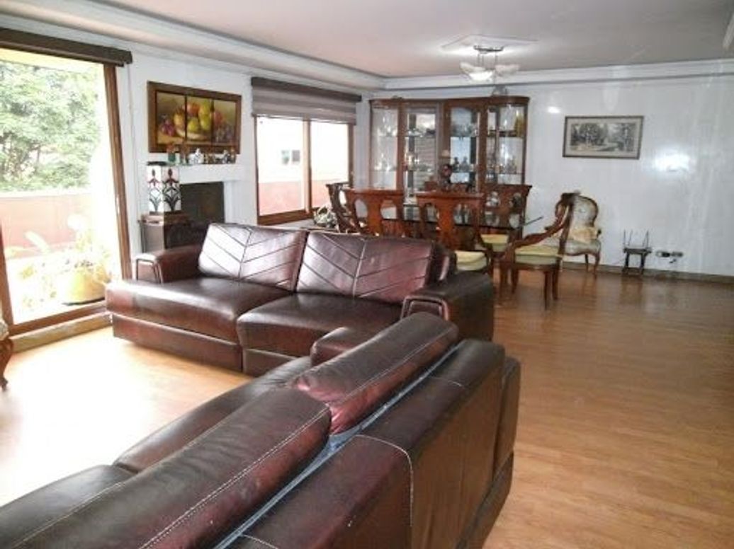 Apartamento de 4 alcobas en venta en Polo Club, Bogotá, 141 m² · foto 3 de 17