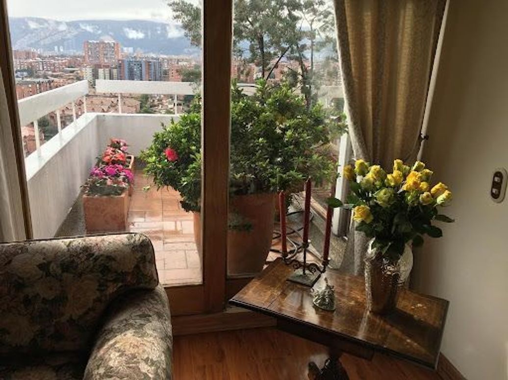 Casa de 3 alcobas en venta en Gratamira, Bogotá, 320 m² · foto 5 de 20