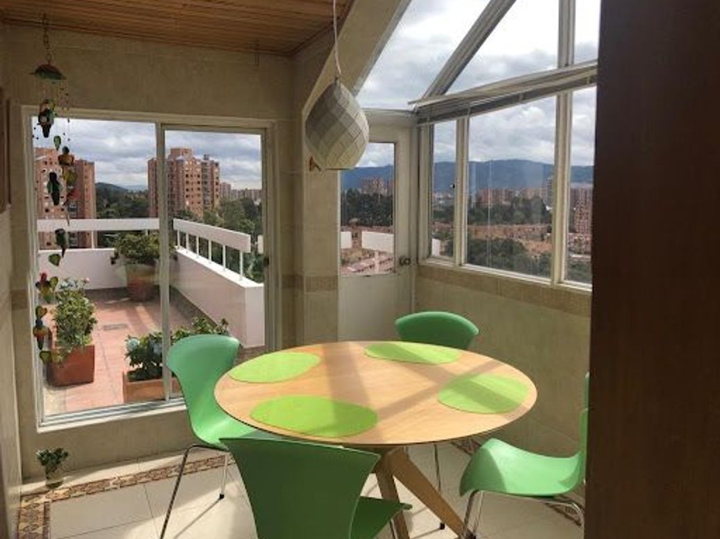 Casa de 3 alcobas en venta en Gratamira, Bogotá, 320 m² · foto 9 de 20