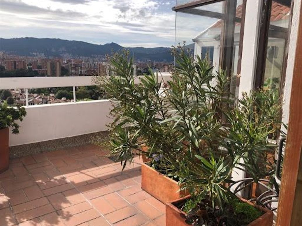 Casa de 3 alcobas en venta en Gratamira, Bogotá, 320 m² · foto 16 de 20