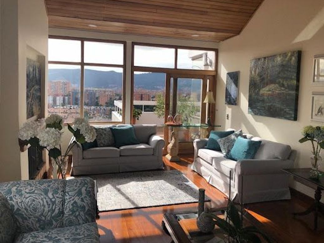 Casa de 3 alcobas en venta en Gratamira, Bogotá, 320 m² · foto 4 de 20