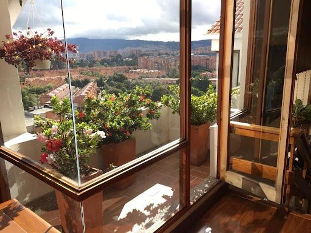 Casa de 3 alcobas en venta en Gratamira, Bogotá, 320 m² · foto 8 de 20