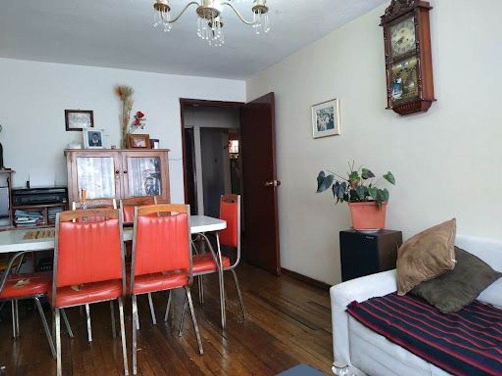 Casa de 7 alcobas en venta en Autopista Muzu, Bogotá, 260 m² · foto 2 de 12