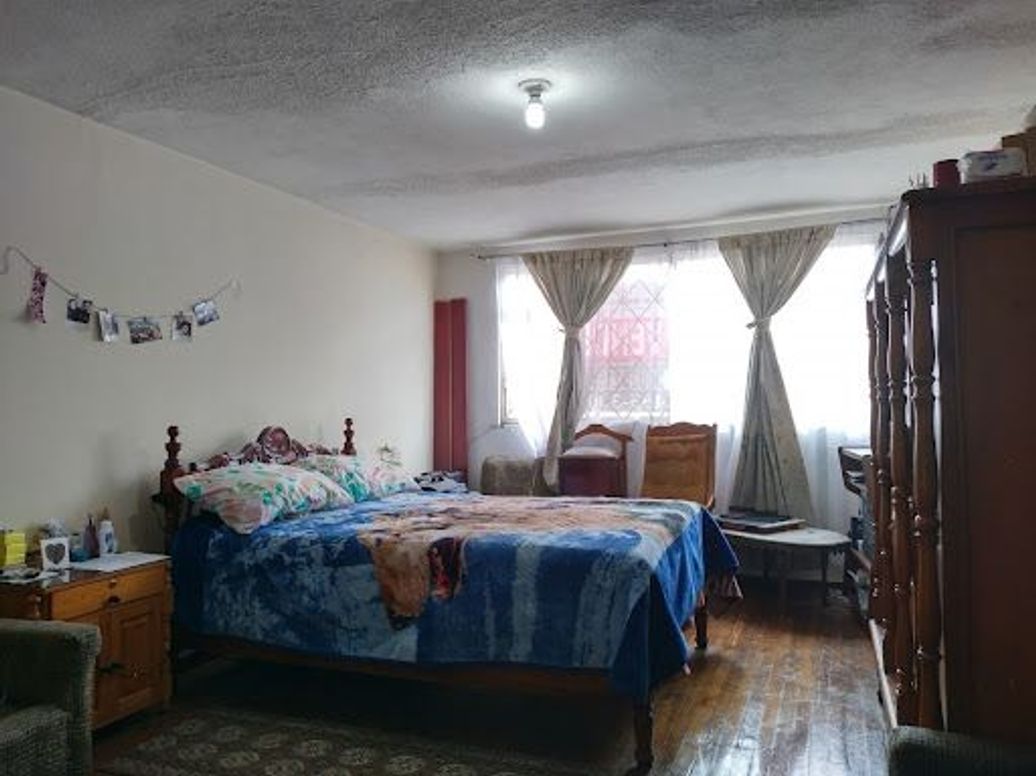 Casa de 7 alcobas en venta en Autopista Muzu, Bogotá, 260 m² · foto 5 de 12