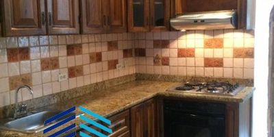 SE VENDE CASA  
Área 85.96 mtrs  3  alcobas principal con closet y baño, sala comedor muy amplia, balcón, baño social, cocina integral, zona de ropas. estrato 4 
2 nivel terraza 28.65 mtrs
Cerca a la Clínica de prado, colegios, universidades 
Excelentes rutas de transporte