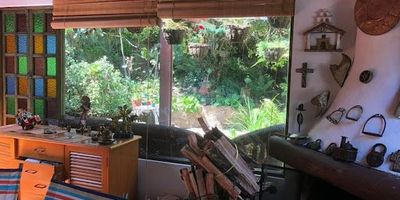 Hemosa finca para la venta en Jerusalem son 4.5 fanegadas de terreno. Casa de 150 metros cuadrados aproximadamente, con cocina remodelada y jacuzzi.Punto del acueducto,servidumbre de agua de la quebrada para consumo humano y servidumbre para riego. cerca a futura vía al llano, que garantiza valorización del predio