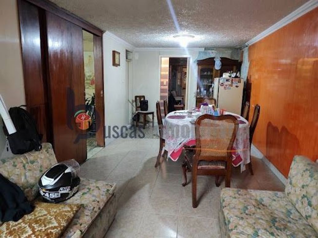 Casa de 7 alcobas en venta en Boyacá, Bogotá, 233 m² · foto 3 de 16